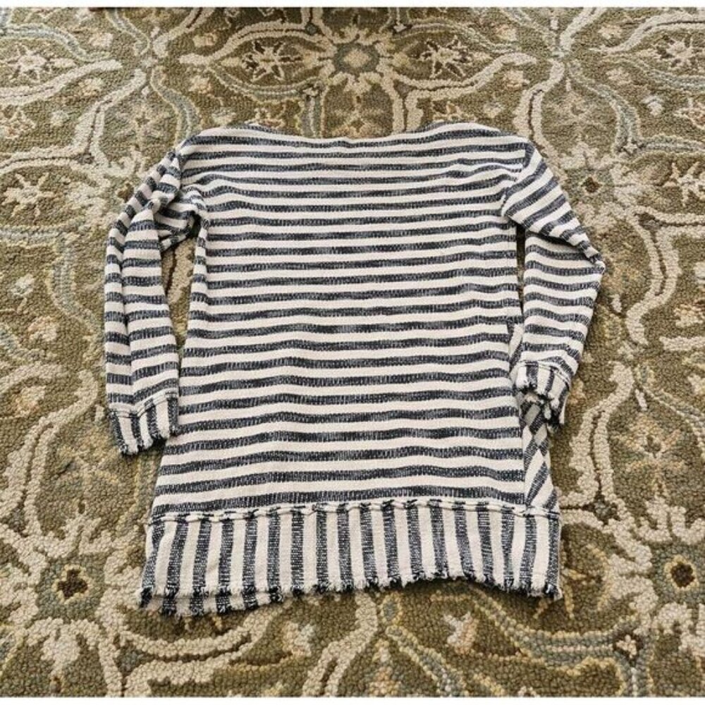 Women sweaters - Picture 2 of 2